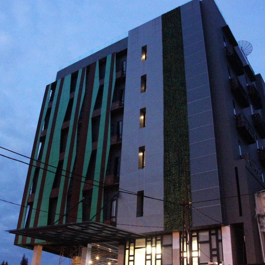 De Paris Hotel Μεντάν Εξωτερικό φωτογραφία