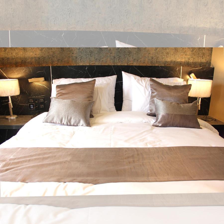 De Paris Hotel Μεντάν Εξωτερικό φωτογραφία
