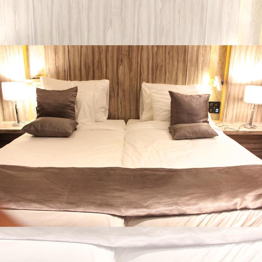 De Paris Hotel Μεντάν Εξωτερικό φωτογραφία