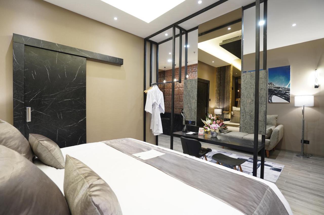 De Paris Hotel Μεντάν Εξωτερικό φωτογραφία