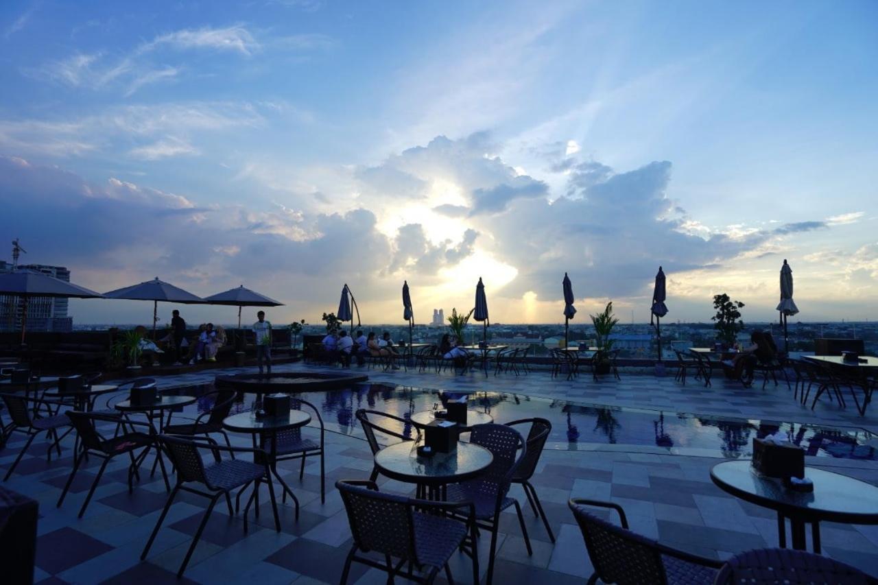 De Paris Hotel Μεντάν Εξωτερικό φωτογραφία