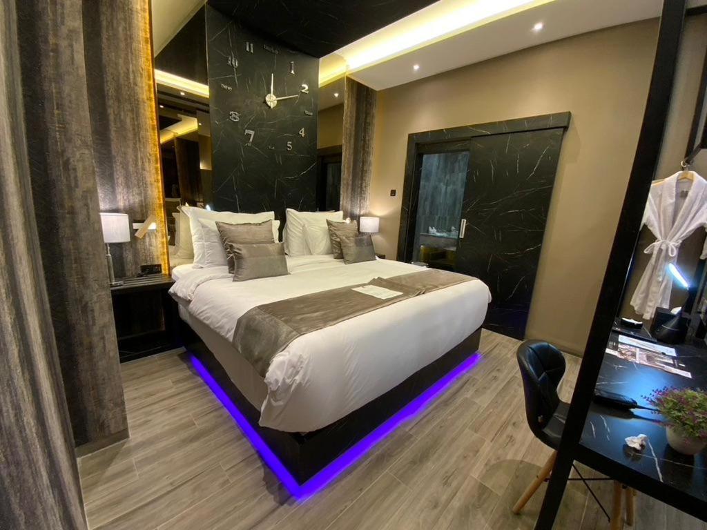 De Paris Hotel Μεντάν Εξωτερικό φωτογραφία