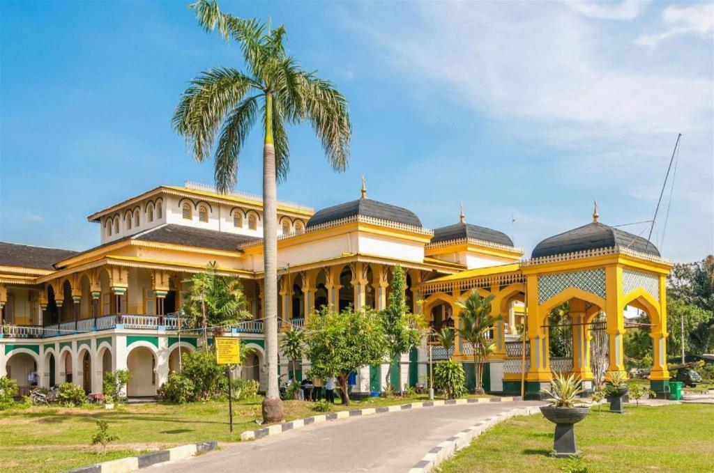 De Paris Hotel Μεντάν Εξωτερικό φωτογραφία